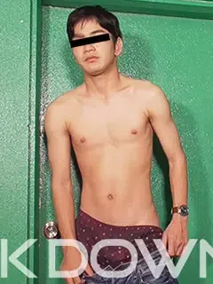 学校帰りの大学生/Student after school