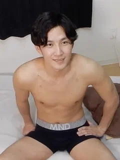 23歳の真面目系な青年/Serious Handsome Guy