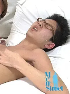 童貞ノンケの19歳のメガネ男子/Virgin Straight Wear Glasses