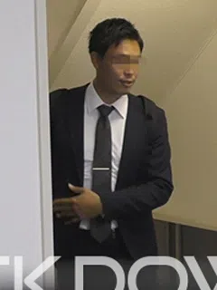 高身長のイケメン営業マン/Tall Twink Businessman