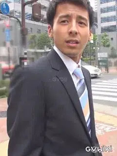 休憩中のイケメンリーマン/Handsome Businessman