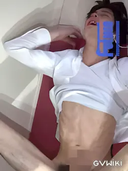 超絶敏感ハーフイケメン巨根モデル/Super Sensitive Biracial Big Dick Twink