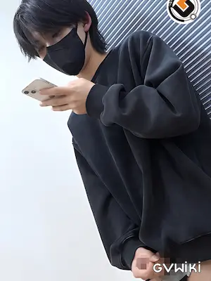 綺麗な顔立ちの小柄大学生/Beauty Face Petite Student