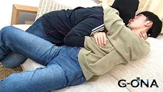 色白スベ肌な童貞18歳学生が手コキで男に目覚めてしまう!-3