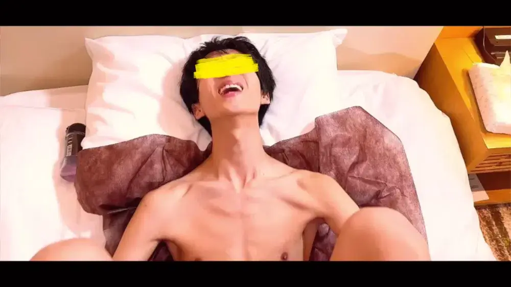初登場!なんとアナルSEX初体験の18歳りょうじ君顔出し! 容赦なくガン掘り生種注入させていただきましたw 多角アングル撮影-1