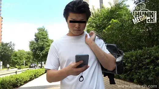 童顔胸筋マッチョなプリケツ男前体大生の琉(りゅう)くん20歳がママ活で会った若奥さんとセックスした体験を再現!!硬いチンコで激ピストン、初めての駅弁で興奮MAX!!-2