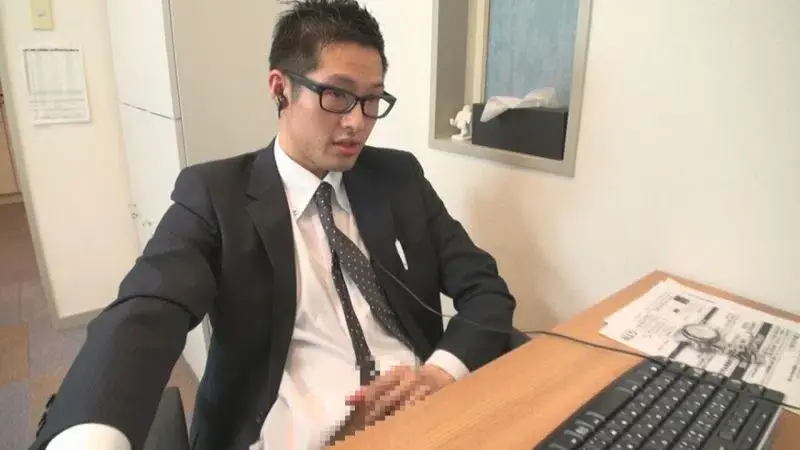 誰もいないオフィスでシコりだすイケメンリーマン!-2
