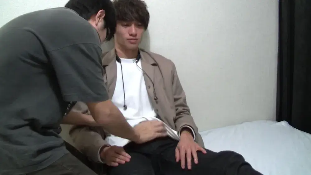 人気爆発!ジャニ系完璧美少年モデルが男抜きの快感に男の口に恍惚の大量口内射精!!-2