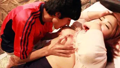 【個人撮影】イケメン童貞サッカー部(18歳ハーフ) 巨乳お姉さんと初挿入にチャレンジ!-4