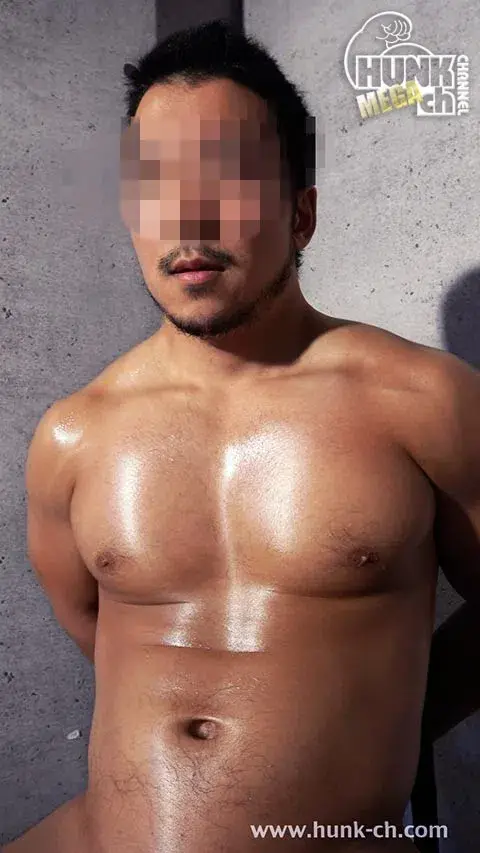 久々の登場!!短髪髭で雄感めっちゃアップの男前!!訳あって顔出しNGのムッチリマッチョ水球風馬(ふうま)くん!!乳首責めを懇願し、弱点のデカマラ亀頭を責められ悶絶大量射精!!【女責めver.】【目モザあり】-7