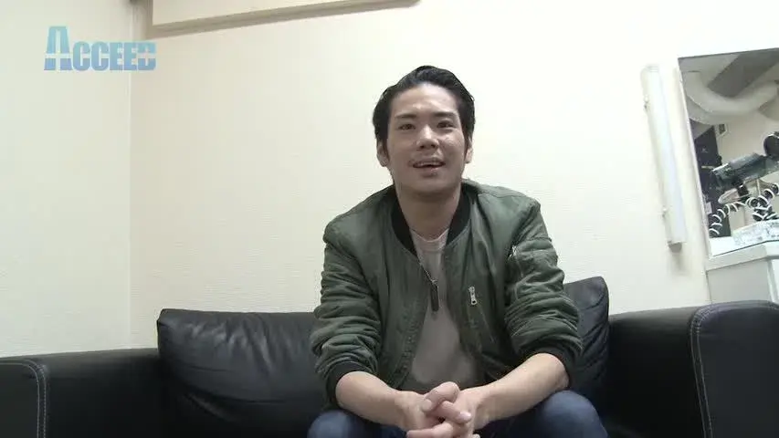 EX〇LE系イケメン・アキラ、本人リクエストのフェラと手コキで濃厚ザーメンドピュッ!!-2