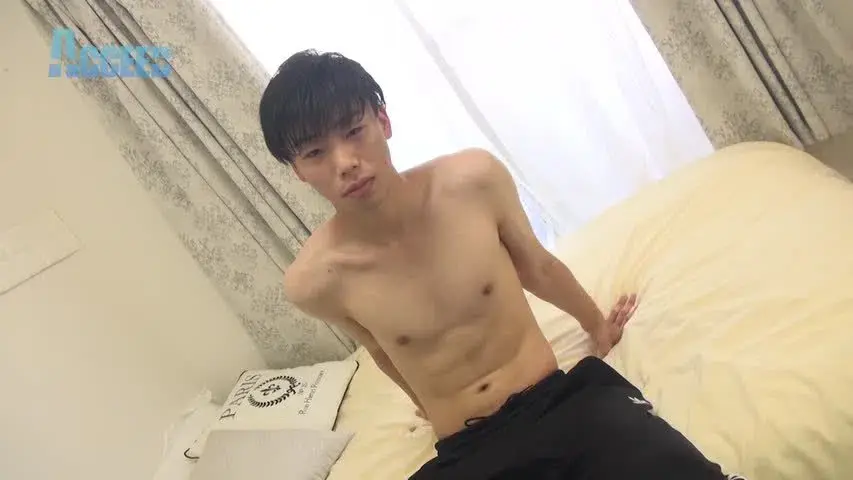 長身に太めの上反りペニス!20歳のノンケ青年初撮りオナニー-2