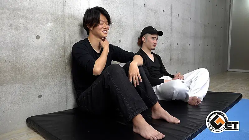 19歳の仲良し友人コンビが隣に並んで仲良くシコシコオナニー♪-1