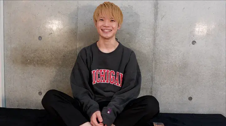 【初デビュー】小柄でかわいい18歳!かわいさと筋肉にギャップ萌え必死!オナニー披露で射精!-3