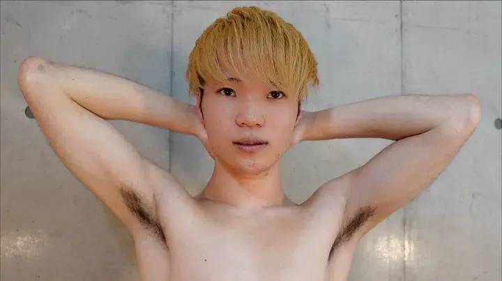 【初デビュー】小柄でかわいい18歳!かわいさと筋肉にギャップ萌え必死!オナニー披露で射精!-6