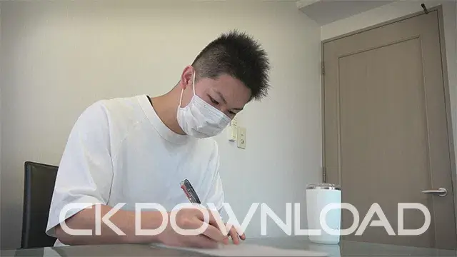 [面接ライブビュー]面接中なのに我慢汁を出してしまい感じまくるガチムチ大学生19才を激写!-2
