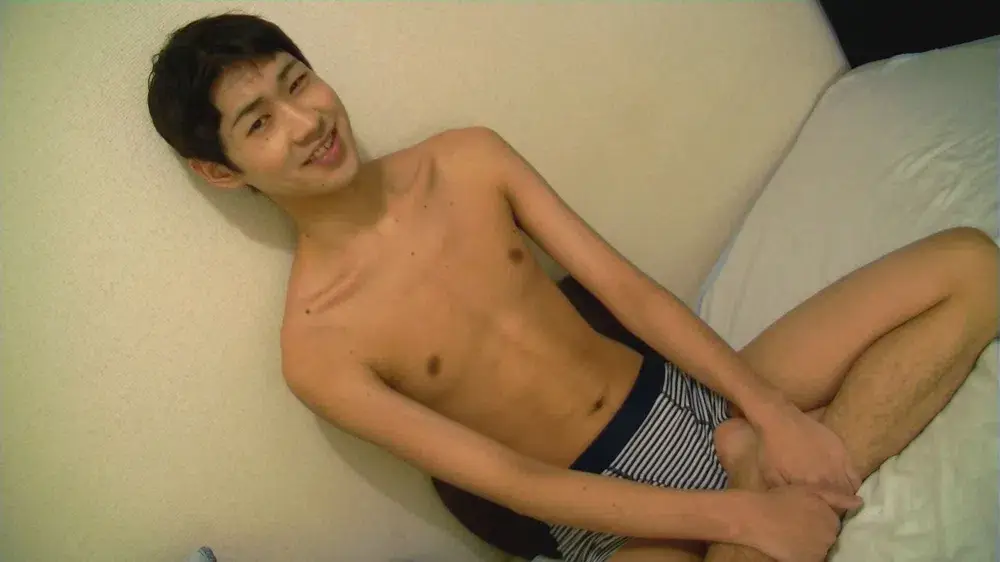 身長183cm♪スラリと伸びた美脚もいやらしいスリムな身体の高身長好男子が男抜きにイク!!-4