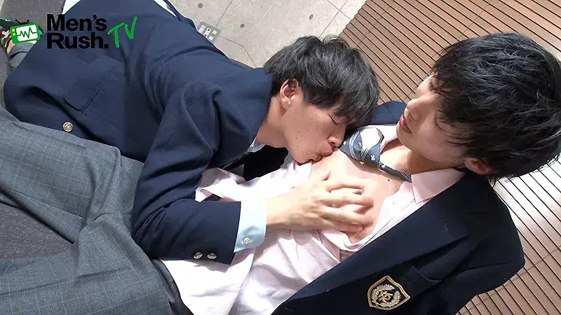 今年の春までDKだった18歳の長身イケメンがSAKITOと制服姿で生エッチ♪-2