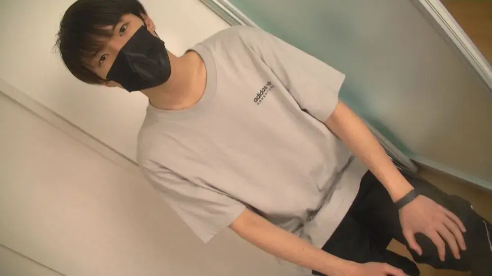 お尻の穴までツルツル♪全身無毛韓流アイドル美少年が男の変態マッサージにチンコフル勃起↑衝撃８連噴射激スプラッシュ射精！！-1