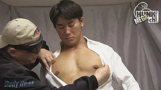 大活躍中のAV男優、デカチンぶら下げ大量のザーメンぶっ放す。-1