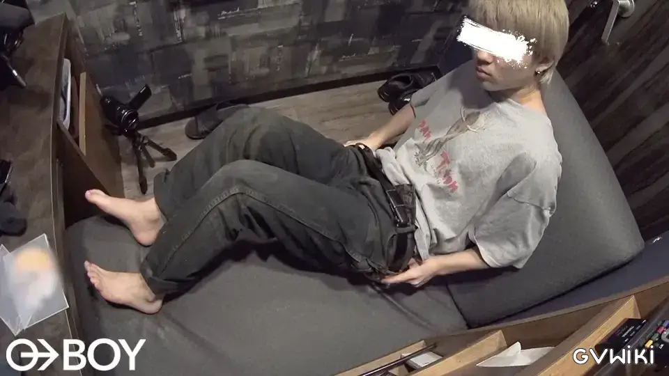 今どき可愛い系男子がビデボで即抜き!溜まった精子を放出!-2