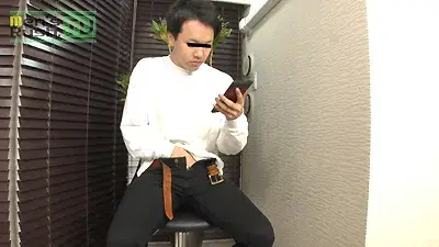 体育会系大学生がオナホでシコシコ！ザーメンピュピュッ！-1