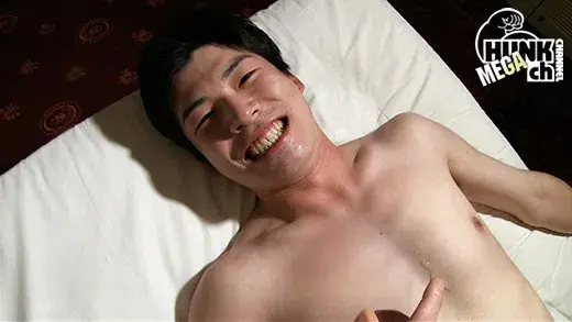 硬魔羅バキの密室ハメ撮りREAL FUCK!!色白筋肉質タチのイケメンが生魔羅でガン掘られてチンポビンビン!!エロい声で鳴きまくってザーメンドロッと掘られイき!!【生掘り】-8