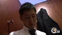 リーマンをト◯レに誘いマラ拝見!-5