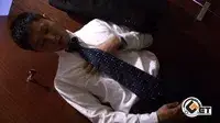 リーマンをト◯レに誘いマラ拝見!-3
