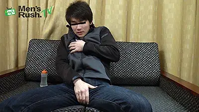 初登場!高校卒業したて!2002年生まれの色白もち肌18歳がチ〇コを扱く♂-1