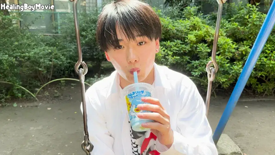 【初撮り】超イケメン18歳が参戦!公園デート&カメラの前でシコって射精!-3