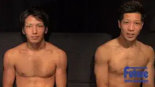 緊急コラボ企画☆人気モデル×人気モデル！！幼なじみな二人が仲よく公開オナニーを初披露！！-1