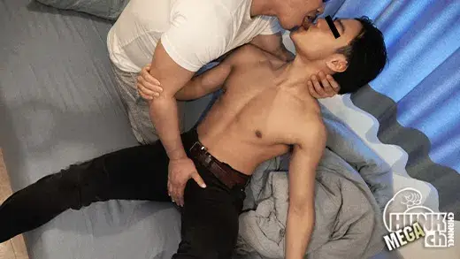 雄穴中出し21、超カッコカワイイ上質筋肉のデカマラ蒼羽(あおば)くん20歳!!「ちょっとだけ」のはずが...ケツには生ちんぽ!!笑 無許可中出しで注ぎ込まれたタチのザーメンは、ドロっとケツ穴からこぼれ落ちちゃいます!!!全編生掘り中出しシリーズ最新作第21弾!!【生掘り中出し】-3