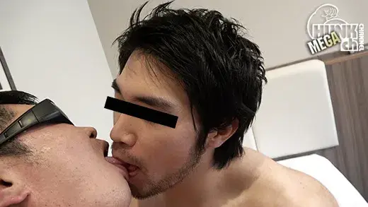 雄穴中出し21、雄感MAXのゴリマッチョ輝明(てるあき)23歳!!無防備に眠る輝明の元に変態タチ襲来!!やりたい放題に、雄臭嗅いで兜合わせて濃厚キス!!トロケツに生ちんこブッ込んで絶頂中出し!!!全編生掘り中出しシリーズ最新作第21弾!!【生掘り中出し】-4