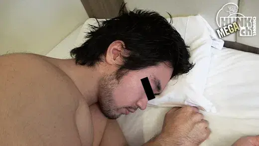 雄穴中出し21、雄感MAXのゴリマッチョ輝明(てるあき)23歳!!無防備に眠る輝明の元に変態タチ襲来!!やりたい放題に、雄臭嗅いで兜合わせて濃厚キス!!トロケツに生ちんこブッ込んで絶頂中出し!!!全編生掘り中出しシリーズ最新作第21弾!!【生掘り中出し】-2