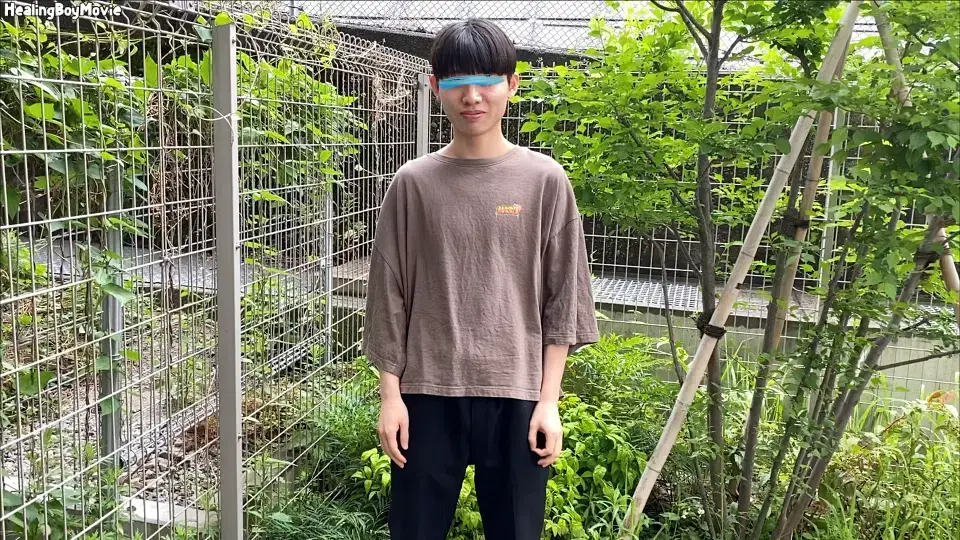 【初撮り】素朴系スリ筋のイケメン男子が初登場で男に手伝ってもらいながら濃厚精子をドピュ!-1
