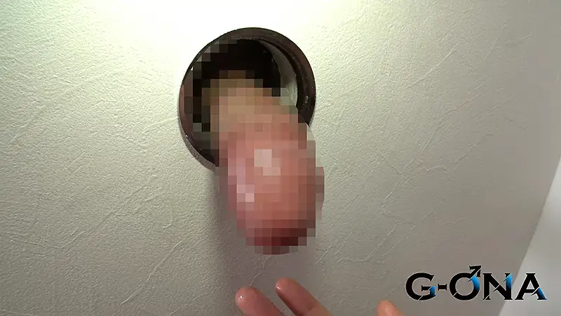 メガマッチョの色白巨根男子がGLORYHOLEでデカマラを喰われる!-8