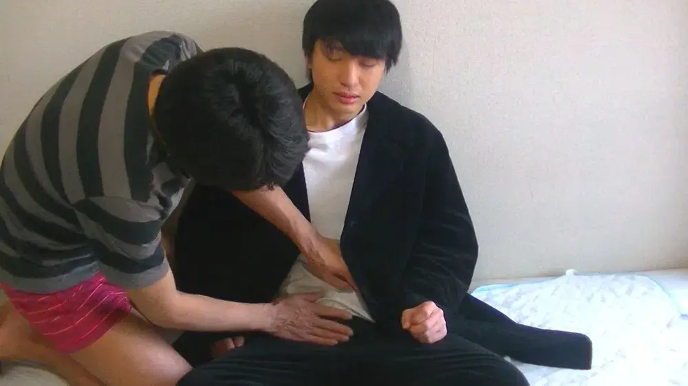 大人気♪透明感あふれる清涼美少年が男の口抜きの快感に恍惚の絶叫大量口内射精!!-2