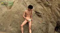 浜辺で生掘りされた素朴系男子のリングマラからザーメンが滴り落ちる!-2
