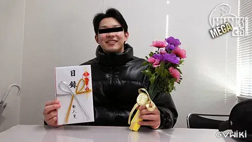 大人気モデル一斗君が、ゲームスアカデミー受賞コメントを撮りに来たら、手コキで抜かれた件。-3