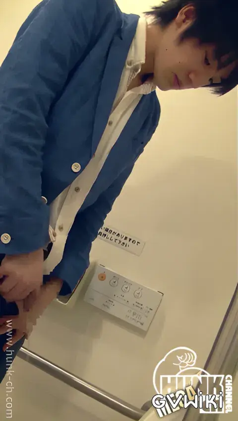 爽やか好青年・名門大学生が公衆トイレでの男攻めに驚きの潮噴き↑↑-1