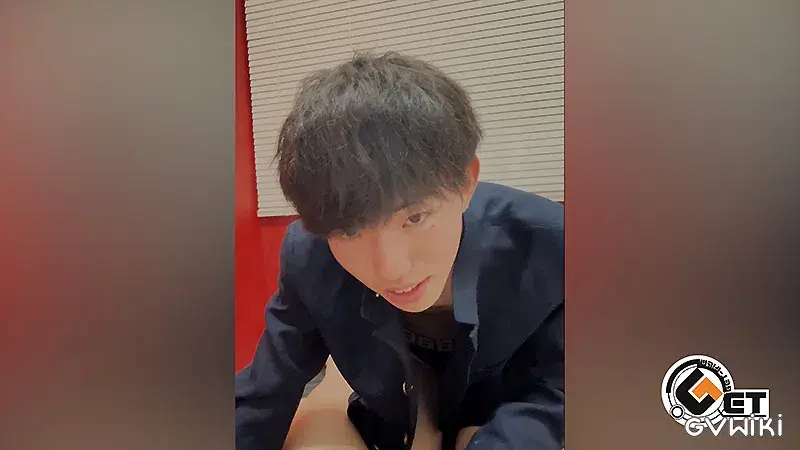 学ラン姿で高校生に逆戻り!?キス好きスリム少年のご奉仕は堪らないっ！-2