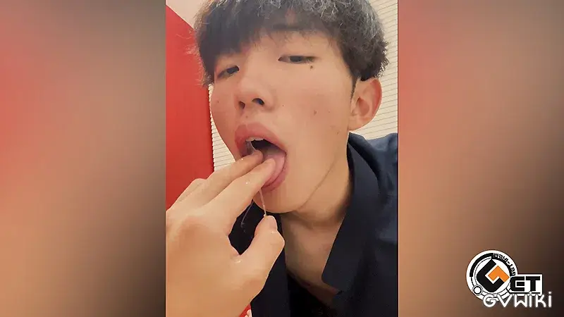 学ラン姿で高校生に逆戻り!?キス好きスリム少年のご奉仕は堪らないっ！-8
