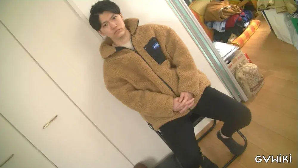 お金欲しさにやってきたリーマンノンケが不覚の男抜きの快感に声をあげて噴射射精!!-2