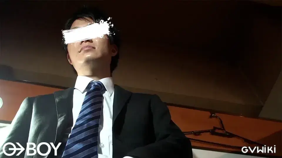 再編集!爽やかスーツ君を逆ナンパ!!交渉成立でオナニーを見せてもらう!!-4