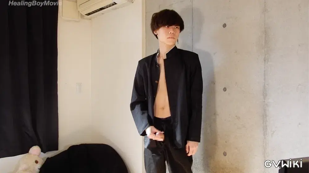 18歳イケメン男子のコスプレ3連発♪ブレザー→学ラン→競パンで大量射精!飛距離注目♪-4