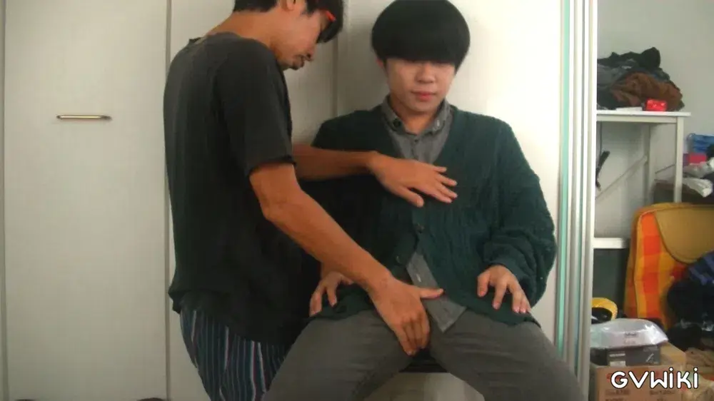 ショタ好き必見!つぶらな瞳の純真無垢な18才ショタ系巨根少年ノンケが禁断の男抜きの快感に背徳の大量射精、、-2