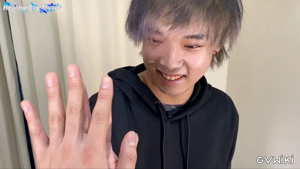 【初デビュー】顔まで飛び散る濃厚ミルク!かわいい系の男の子が男にイかされる!-5