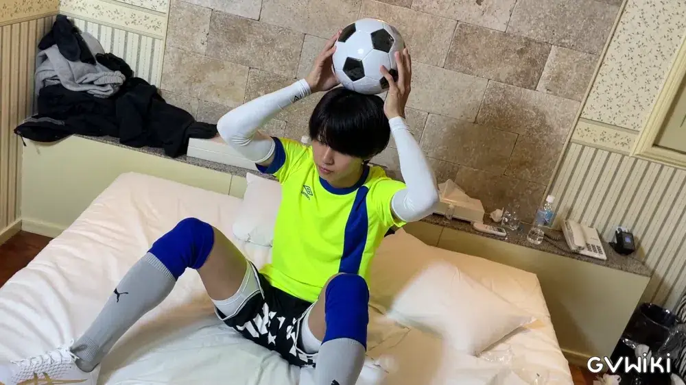 ノンケ筋肉イケメン フルチンサッカー-4