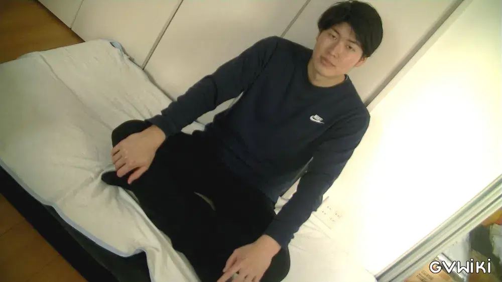 身長185cm↑超巨根☆某競技国体出場選手が変態メンズマッサージの快感にノックアウト!激飛沫射精!!-2